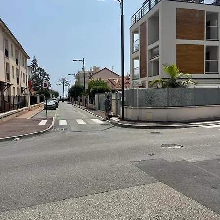 2 Pièces-4 Personnes Appartement *